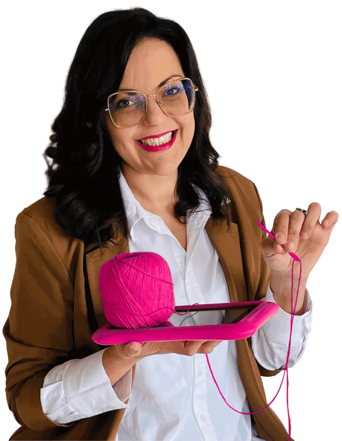 Letizia Muffo con gomitolo di cotone